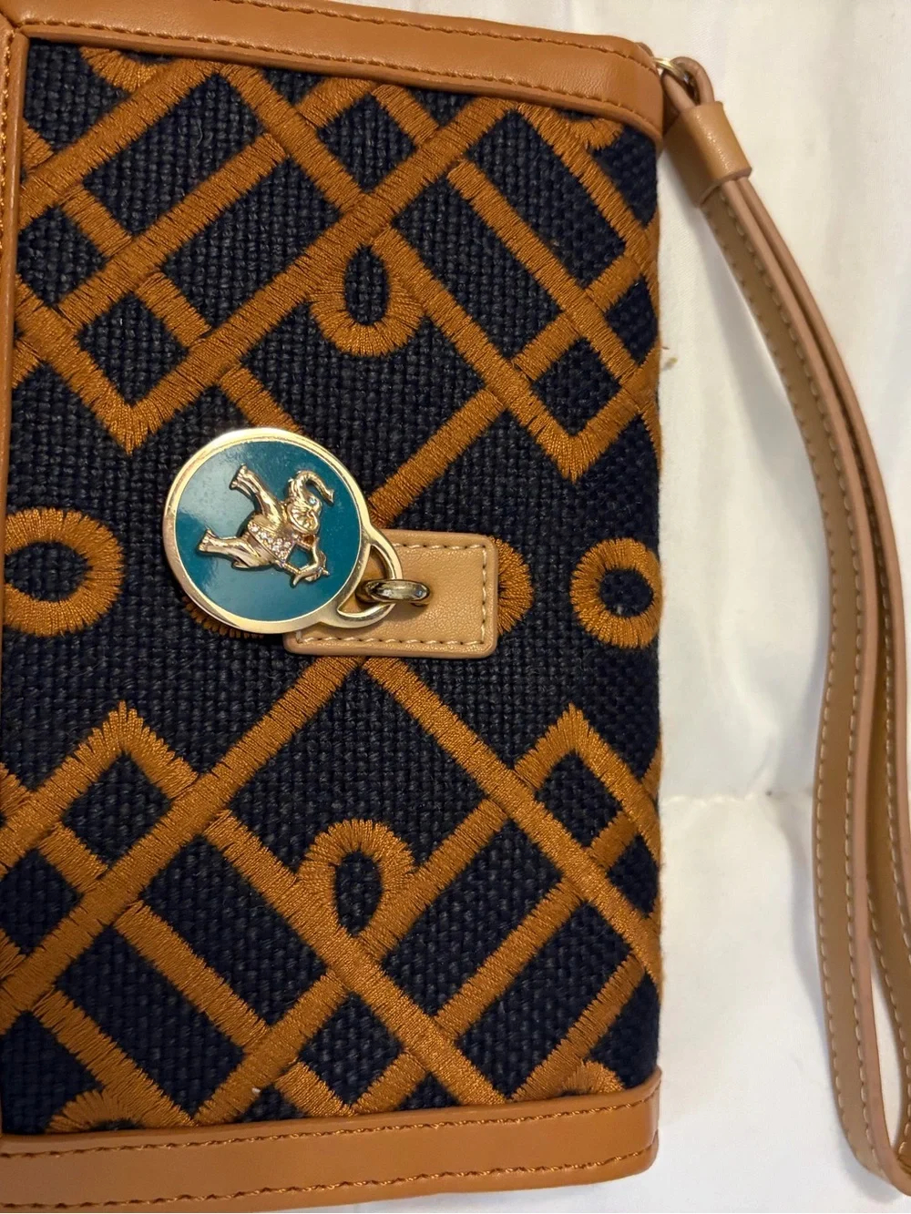 Spartina 449 Mareena Yacht Club Phone Wristlet- Wallet NWOT- so pretty